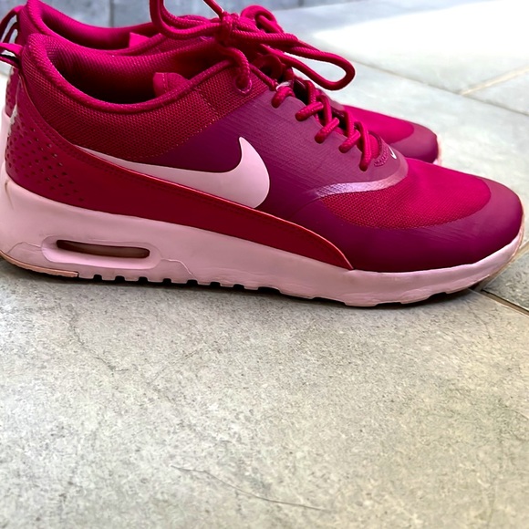 Nike Air Max Thea Women’s Sneakers – Pink, Size 7.5, Excellent Condition